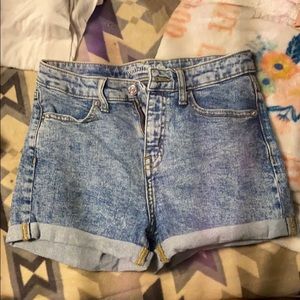 Semi high waisted Jean shorts